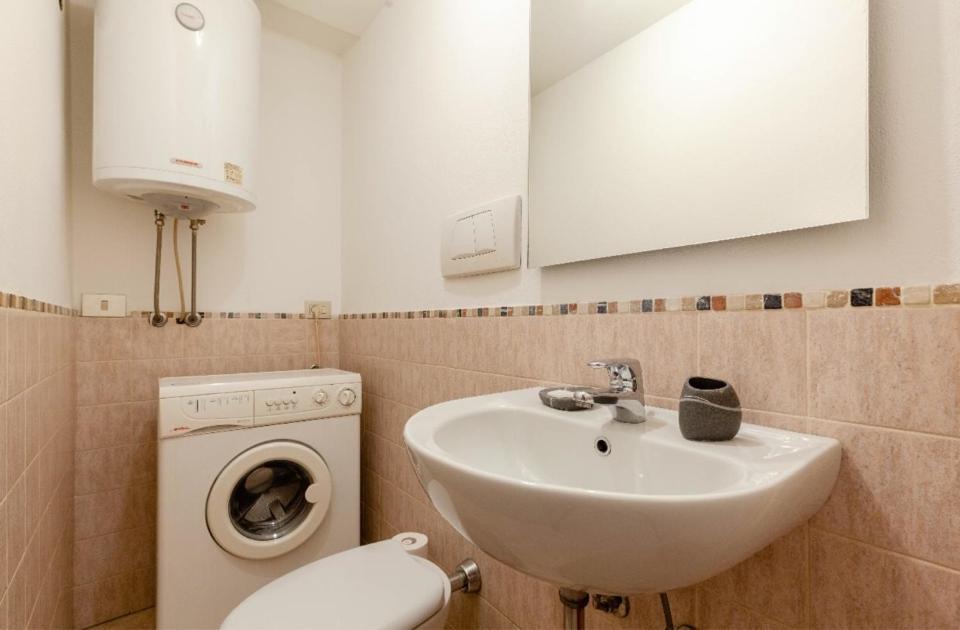 Yourvacanza Navigli Loft Apartment Милано Екстериор снимка
